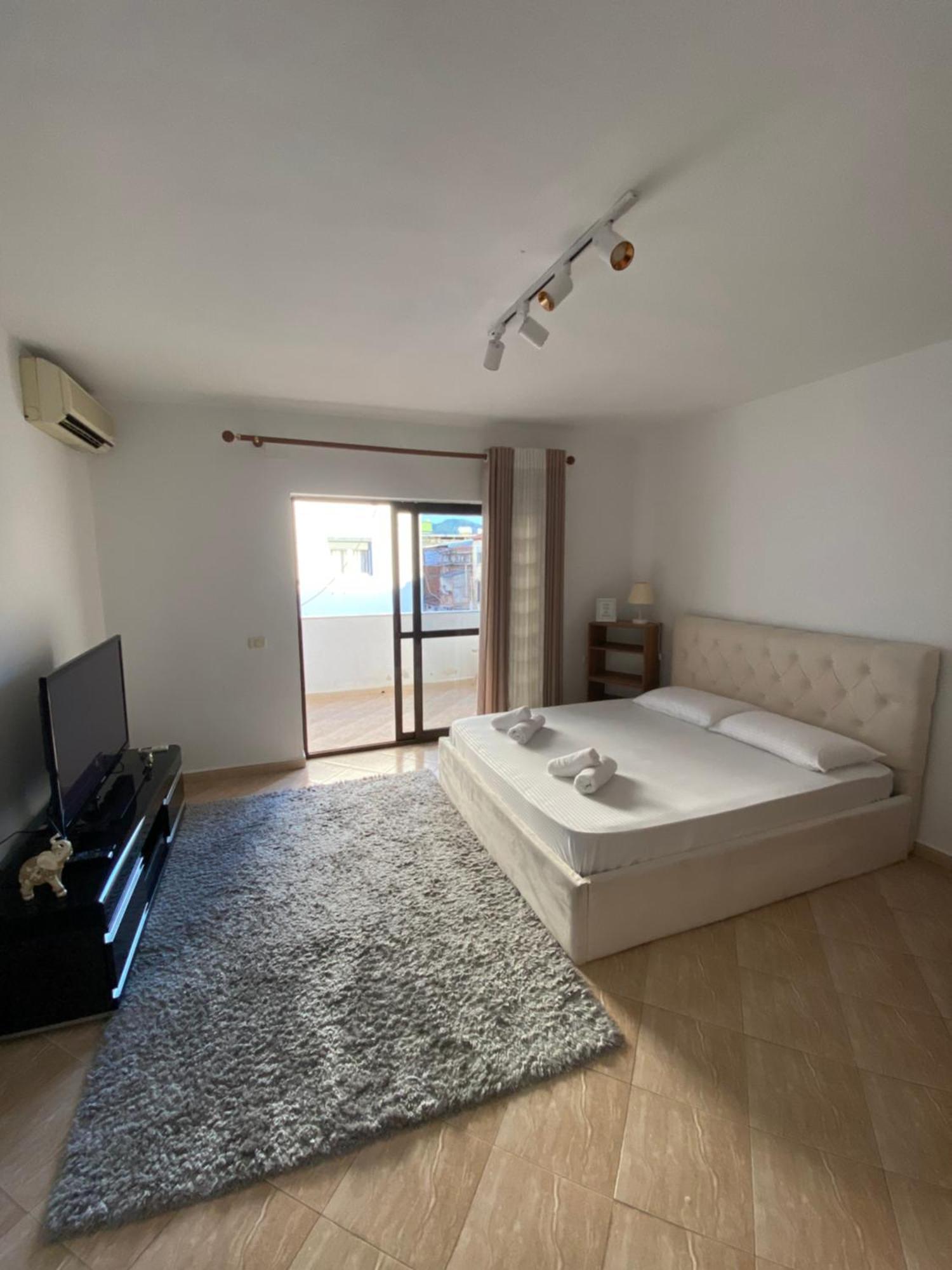 Myslym Shyri Studio 2 Tirana Buitenkant foto